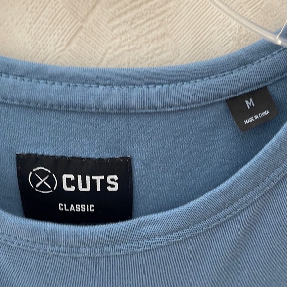 CUTS Curve-Hem men’s Tshirt Size M - Picture 4 of 4